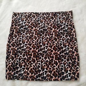 Cute pencil cheetah print skirt